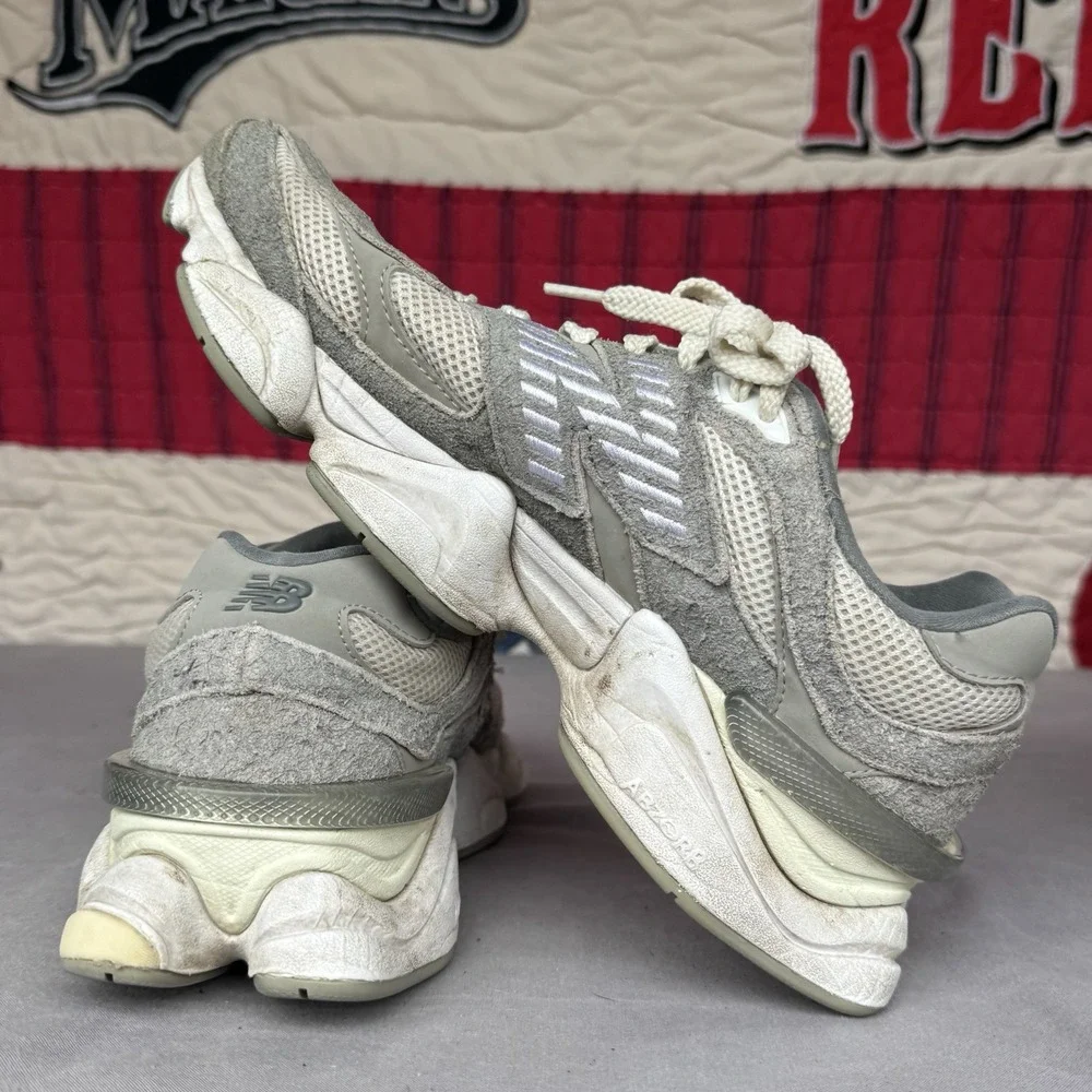 Size‎ M8.5/W10 - New Balance 9060 Grey White U9060YGA